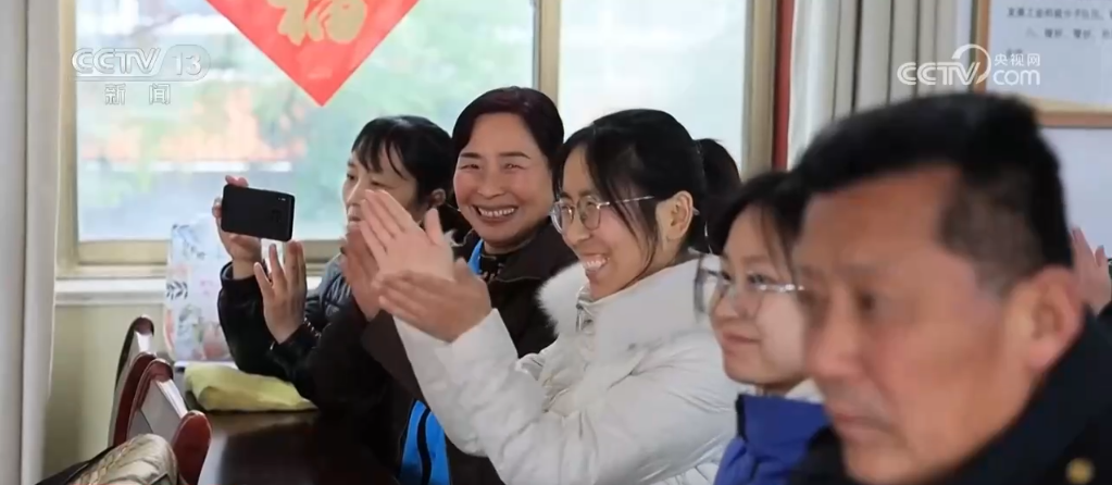 科技味十足！5G助力乡村“村晚”直播 “云”上赋能乡村振兴(图4)