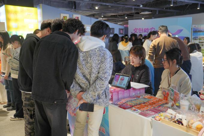 “巾帼送暖 福满羊城”之公益集市活动开展(图2)