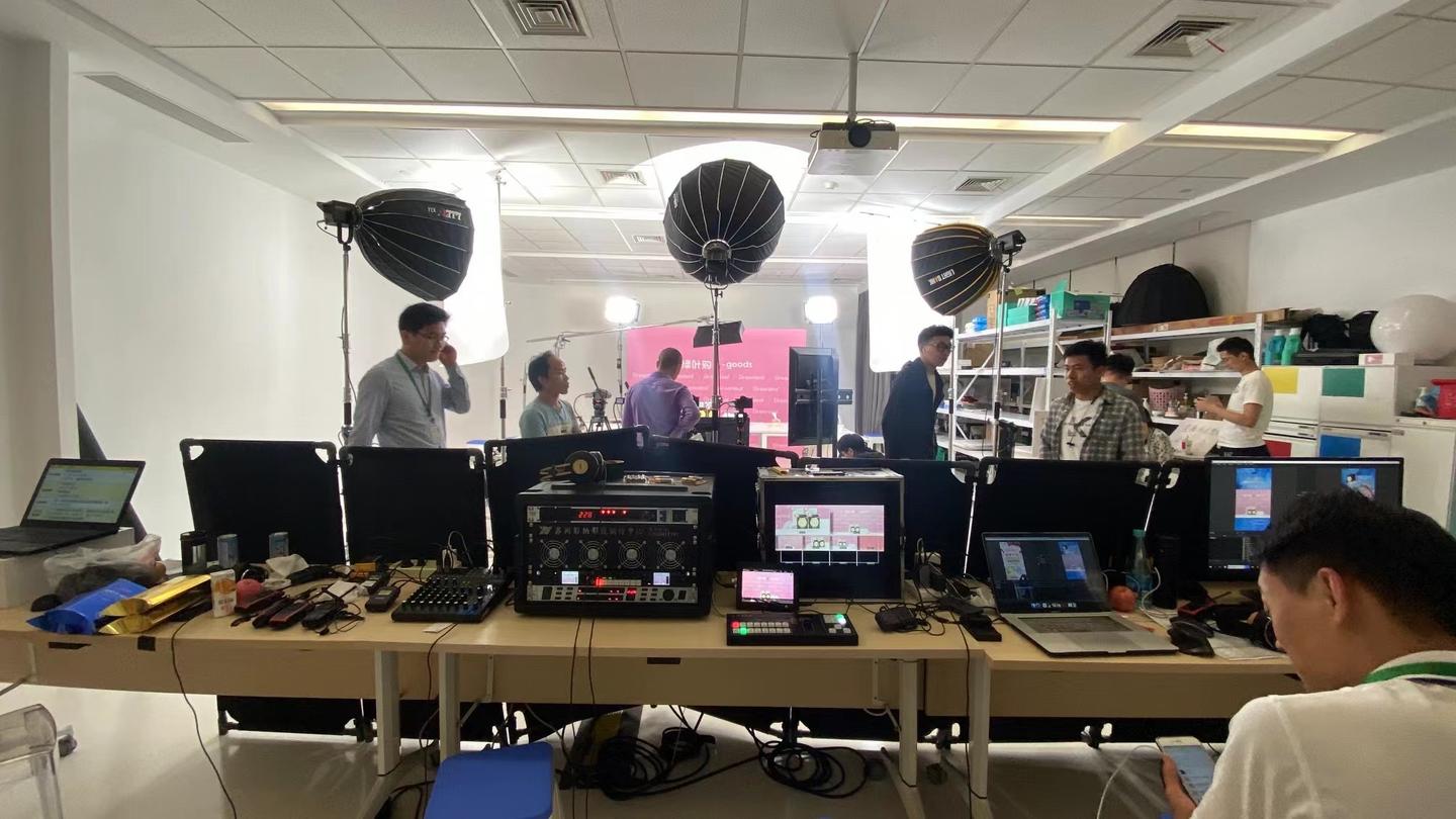 谦寻控股：“AI+”重构直播链路 打造竞争新底座(图1)
